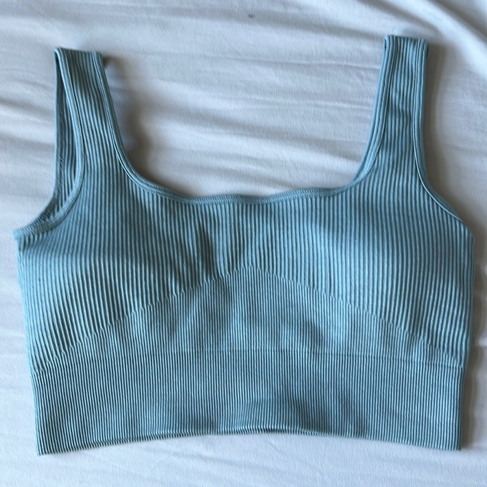 blue active cropped tank top